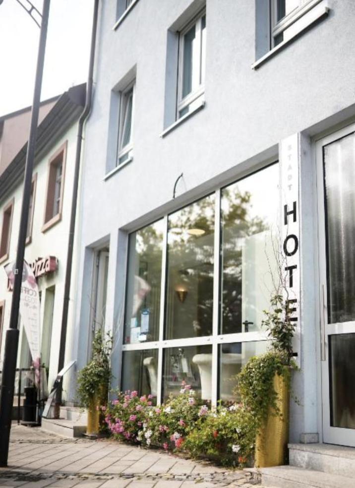 Stadthotel Am Adenauerplatz Marktheidenfeld Bagian luar foto