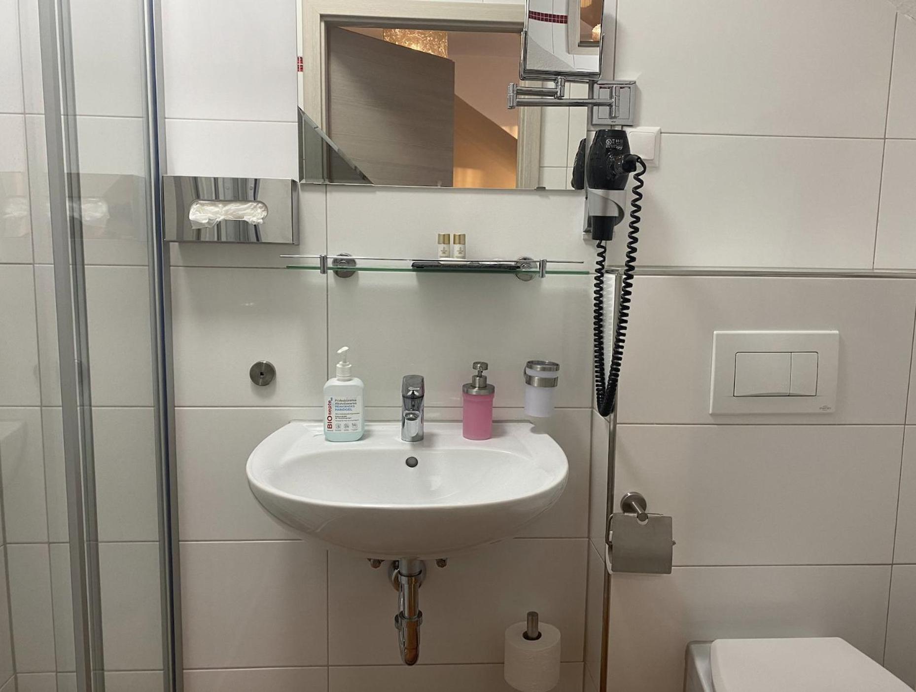 Stadthotel Am Adenauerplatz Marktheidenfeld Bagian luar foto