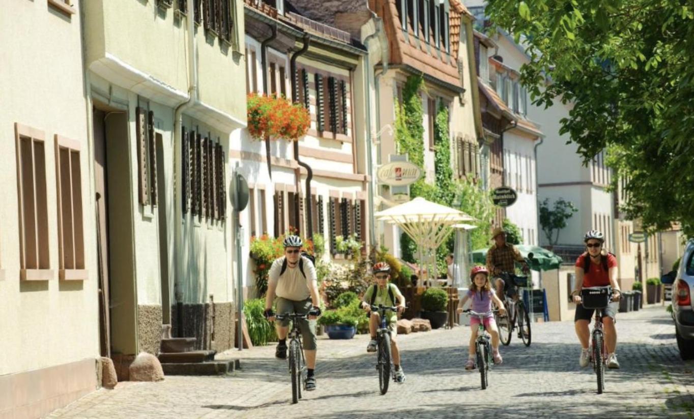 Stadthotel Am Adenauerplatz Marktheidenfeld Bagian luar foto
